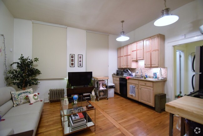 Building Photo - 68 Phillips St Unit 1 Rental