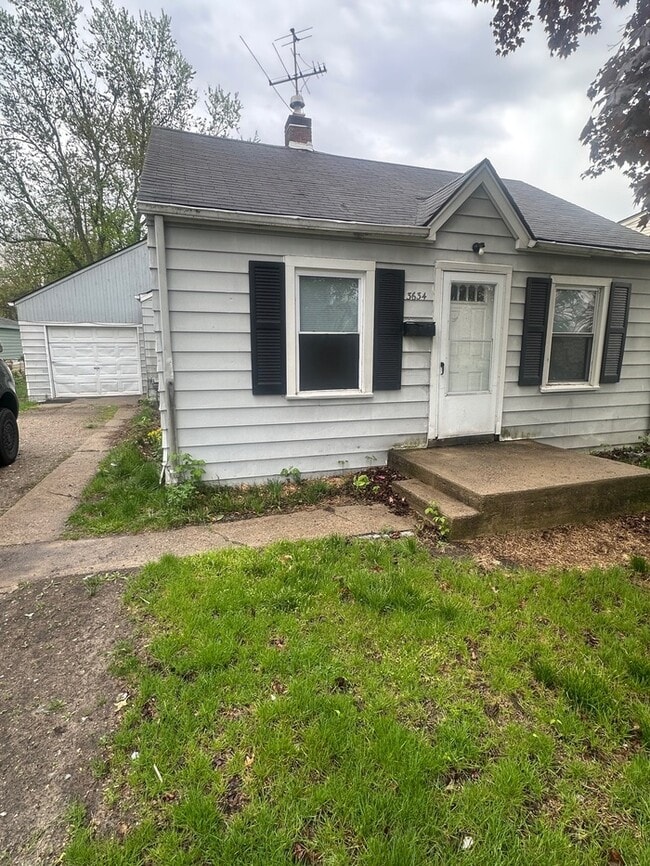 3 Bed 1 bath ranch with Garage - 3 Bed 1 bath ranch with Garage Casa