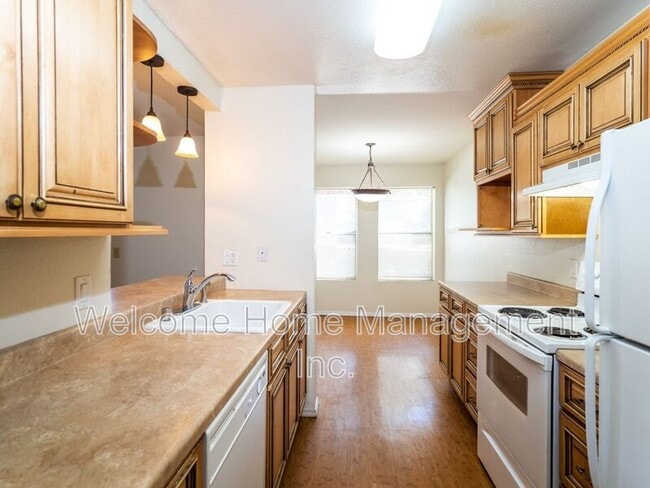 Photo - 695 Bristol Dr