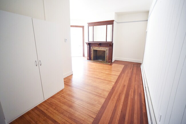 Photo - 245 Clinton St Unidad 1A