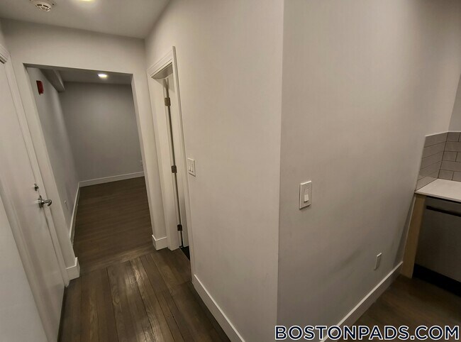 11 Peterborough St Unit 8