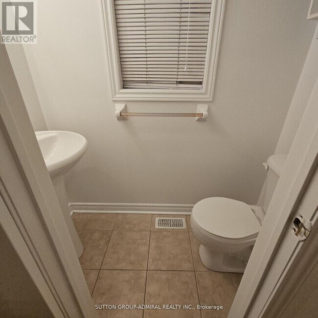 Photo - 27 Frost King Ln