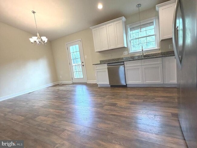 8112 Leland Rd
