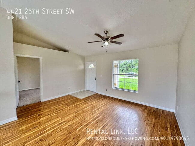 Photo - 4421 25th St SW