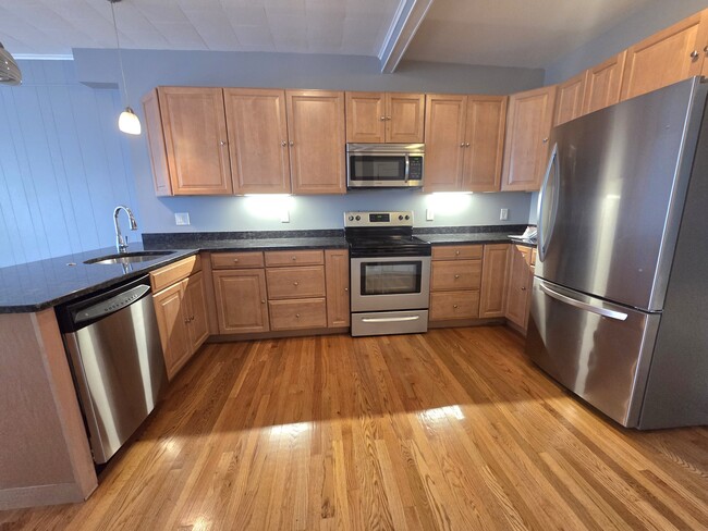 Photo - 39 Orleans St Unit 2