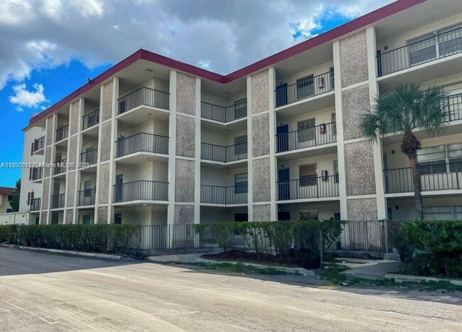 Building Photo - 3001 NW 48th Ave Unit 444