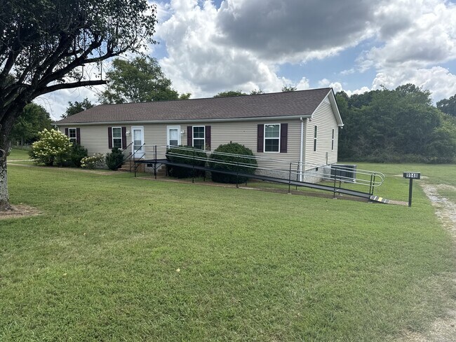 Building Photo - 9948 Stewarts Ferry Pike Rental