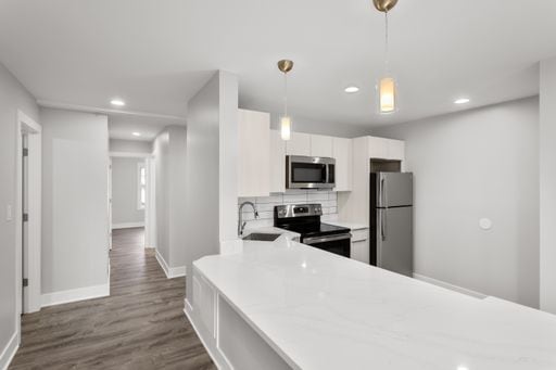 Photo - 7070 N Sheridan Rd