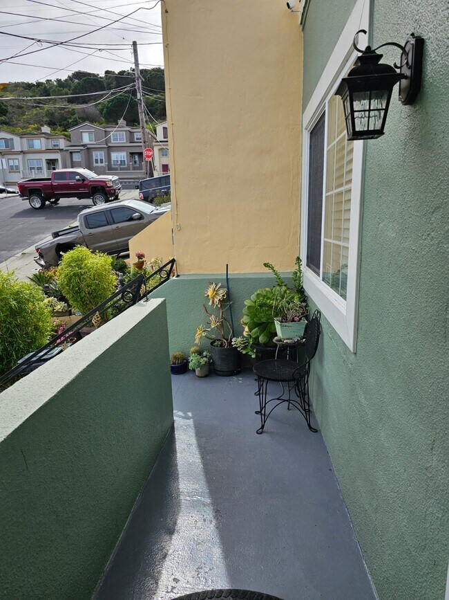 Photo - 478 Oriente St