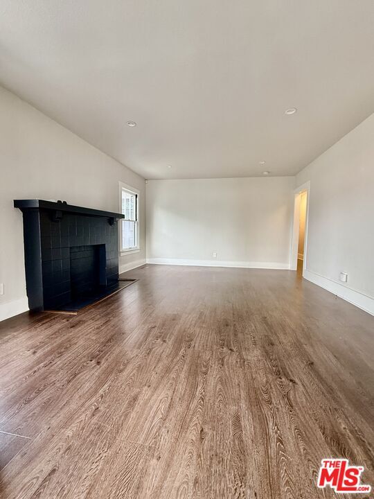 Photo - 854 Serrano Pl