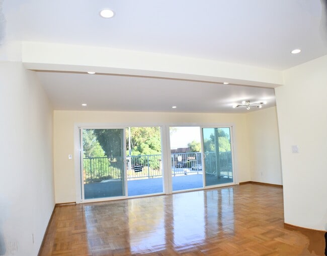 Photo - 286 Roosevelt Way Unit Roosevelt