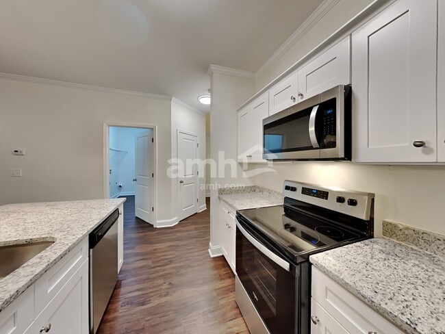 Photo - 2454 Beal St