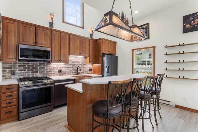 Photo - 400 Argentine St