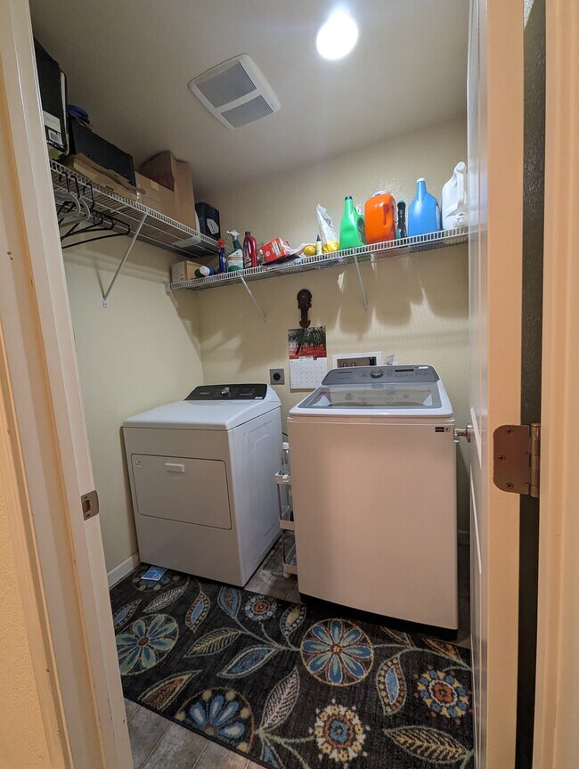 Photo - 764 Grandview Ter