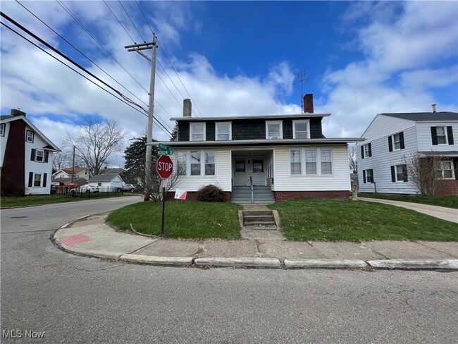 Photo - 301 Roslyn Ave NW Apartment Unit 1