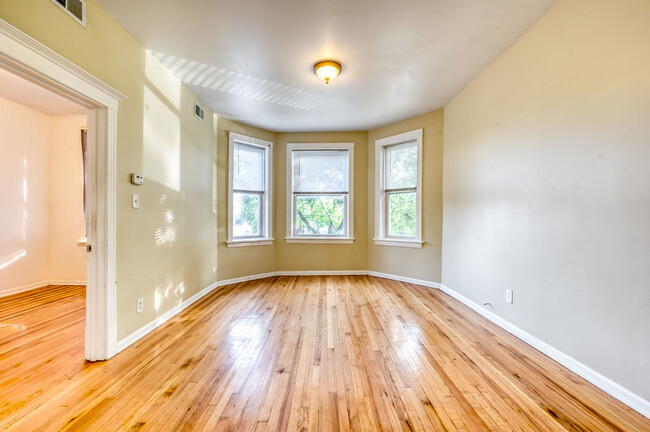 Photo - 4226 W Kamerling Ave Unit 2