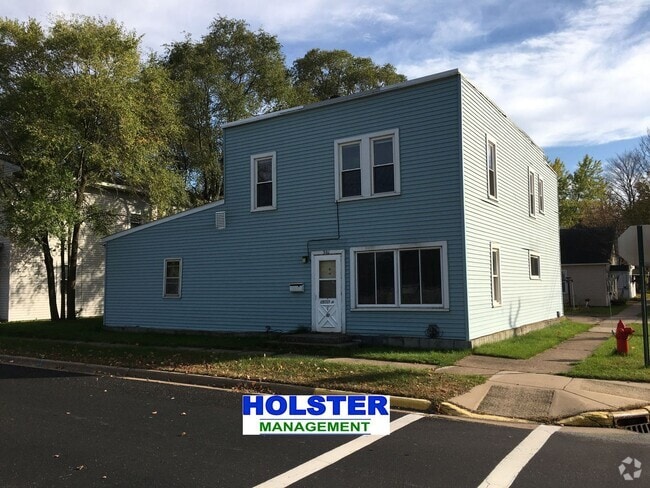 Building Photo - 301 Weston Ave Unit 301 1/2 Weston Avenue Rental