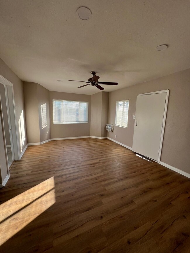 Living Room - 3827 Grand Ave