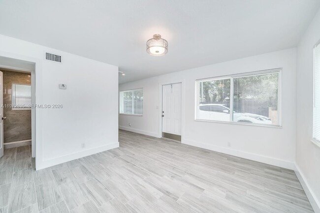 Photo - 1907 McKinley St Unit 2