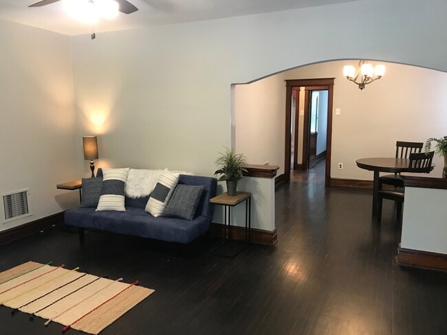 Building Photo - Newly renovated home in South Hampton! Wit...