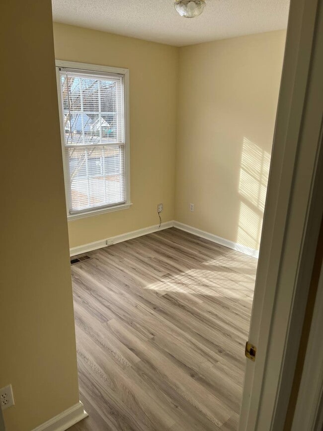 Photo - 2050 Compacta Dr