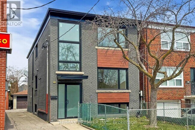 Photo - 148 Lambton Ave