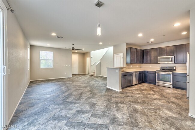 Photo - 3158 Teaderman Walk