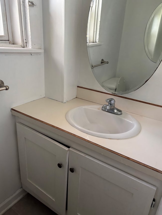 Photo - 4 bed 1 bath