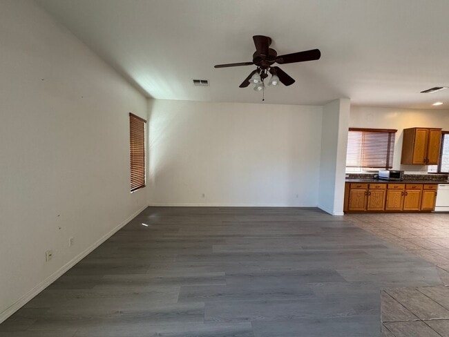Photo - ***1st month's rent 1/2 off** 4BD / 3BA Ch...