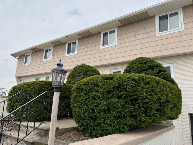 Building Photo - 200 N Avalon Dr Unit 3