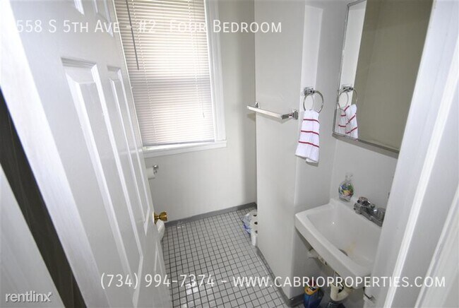 Photo - 558 S 5th Ave Unidad #2- Four Bedroom