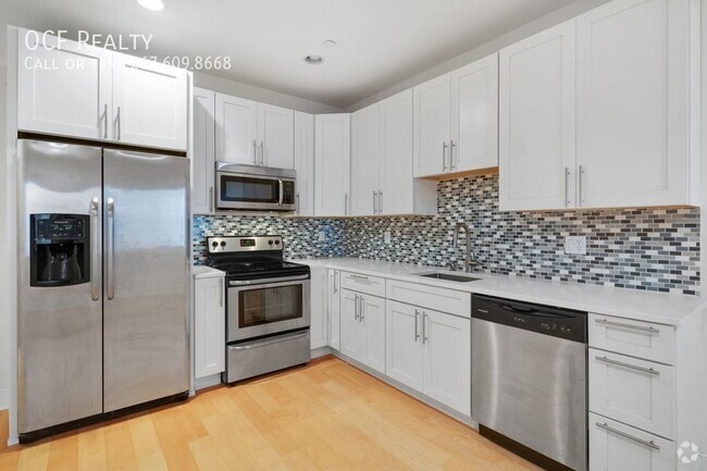 Building Photo - Wash Sq West 1 Bed Apt Unit 4C