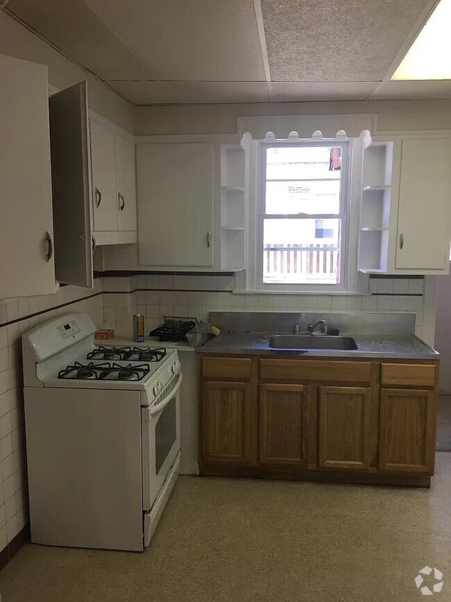 Building Photo - 5615 Florence Ave Rental