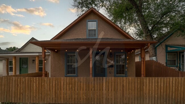 Building Photo - Charming Rancher in OCC
