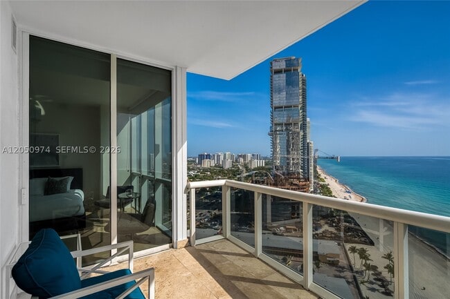 Building Photo - 18201 Collins Ave Unit 3408