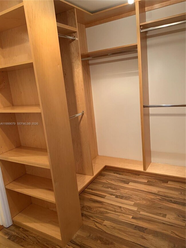 Photo - 711 Biltmore Way Unidad 603