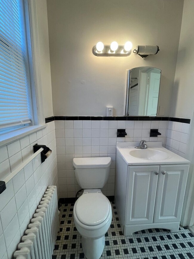Photo - 124 Ruby St Unit Apt 3