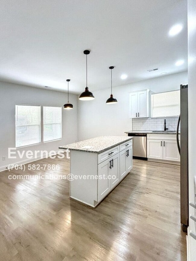 Photo - 411 S Spargo St