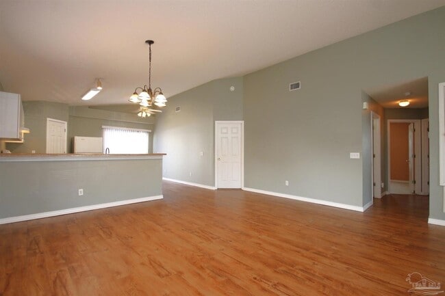 Photo - 386 Mizzen Ln