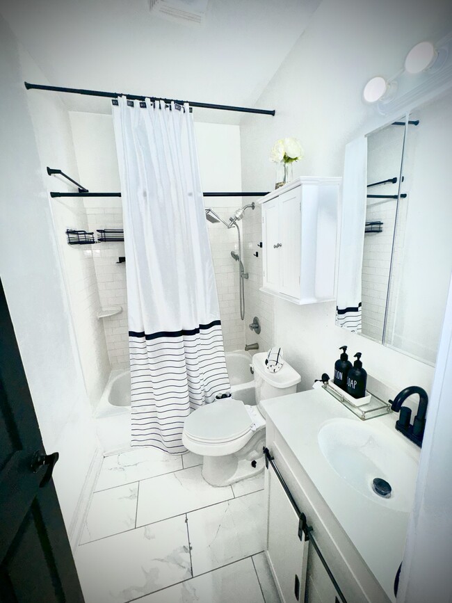 Photo - 3333 Delachaise St