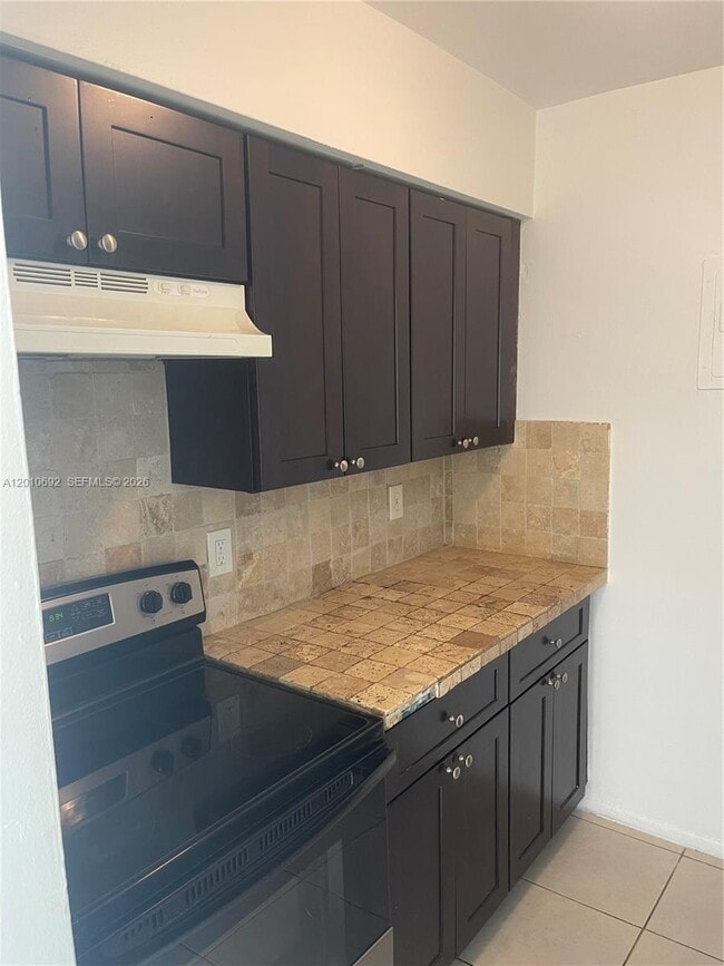 Building Photo - 3960 NW 31st Terrace Unit 2