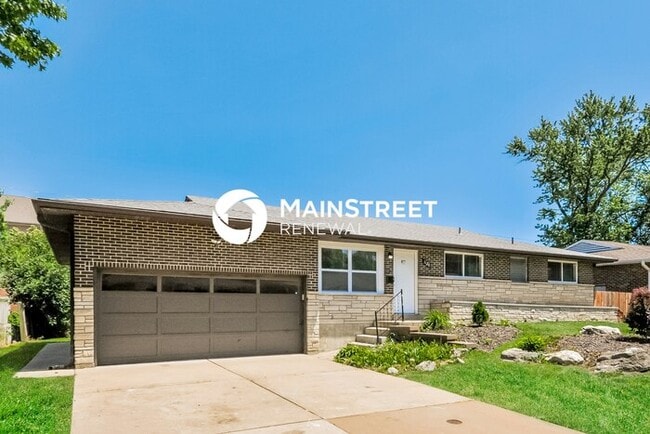 Building Photo - 4 Bedroom Pet-Friendly Home in FLORISSANT,...