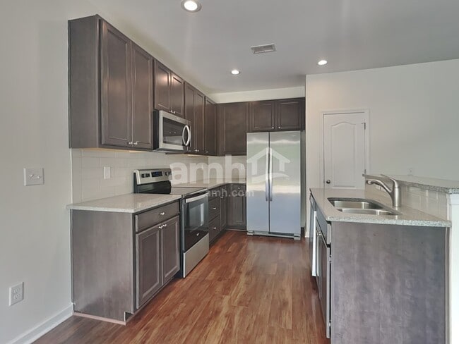 Photo - 137 Caledonia Dr