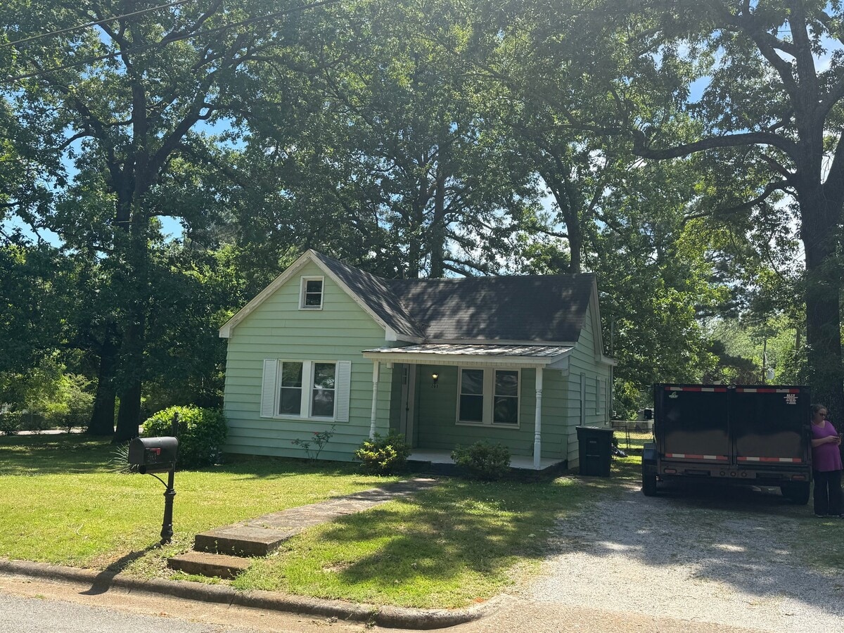Photo - 203 Seymore Ave