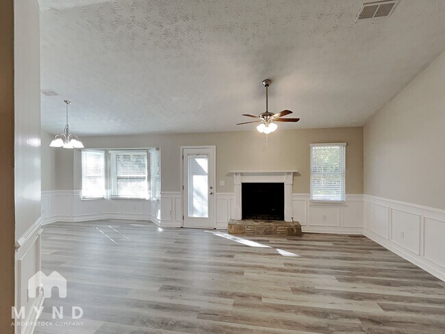 Photo - 5491 La Fleur Trail