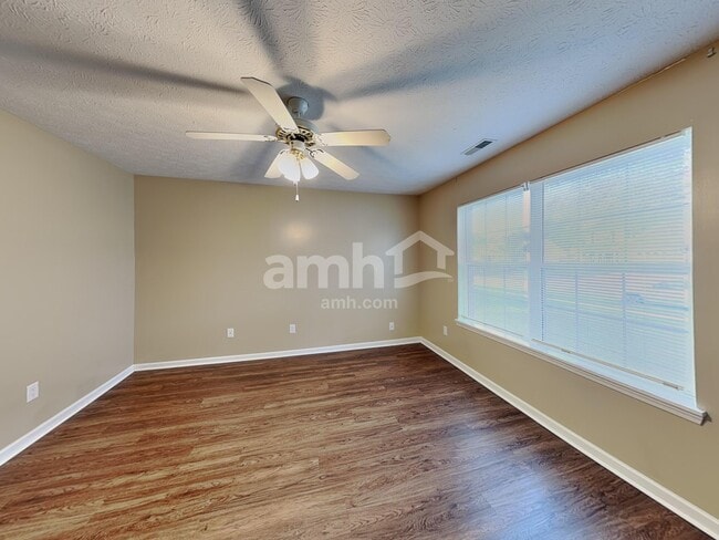 Photo - 127 Trails End