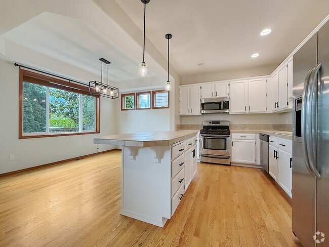 Building Photo - 13103 26th Ave SE Rental