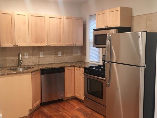 Building Photo - 79 Brook St Unit 1