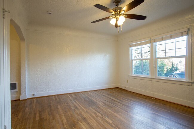 6425 S Corbett Ave Unit 06
