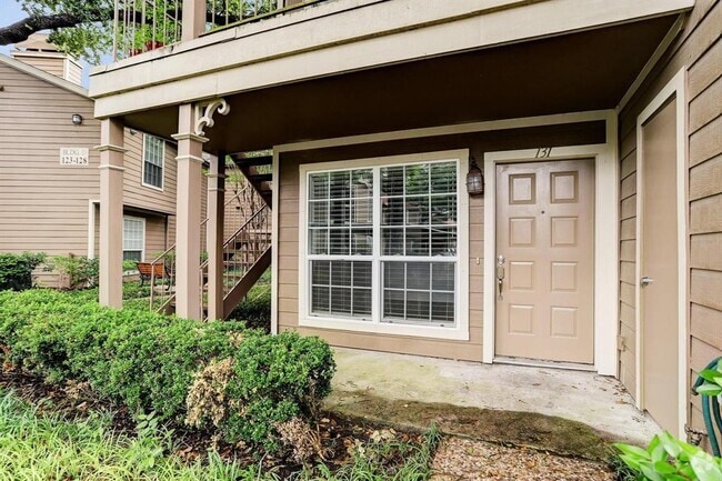 Building Photo - 1880 White Oak Dr Unit 131 Rental